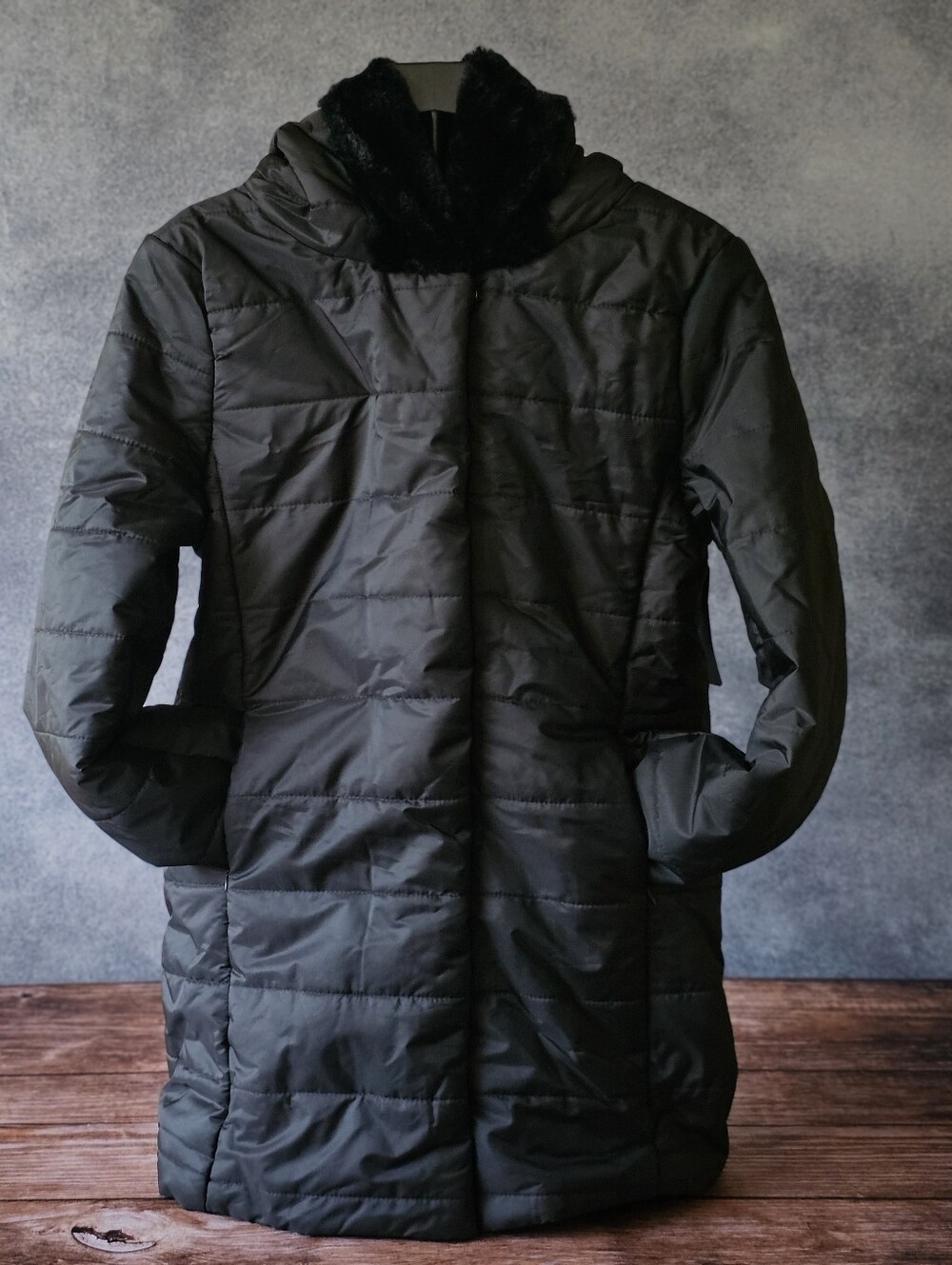 Womens' M Ambiance Outerwear Black Quilted Puffer Jacket Coat with Faux Fur Hood